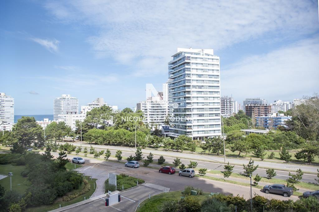 En venta apartamento de 3 dormitorios, con vista espectacul