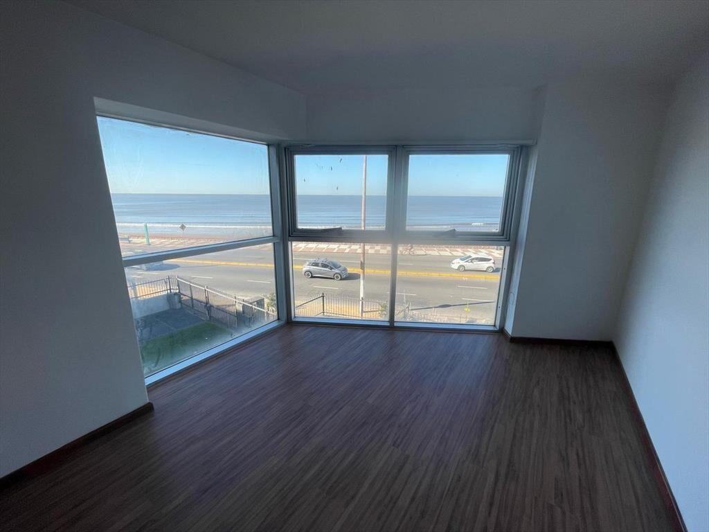 Apartamento monoambiente en alquiler sobre Rambla Malvín