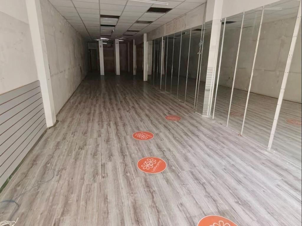Alquiler local 176m2 en Av. 18 de julio y Paraguay