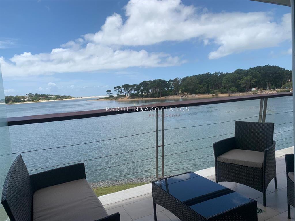 Apartamento en venta de 3 dormitorios en La Barra, Punta de