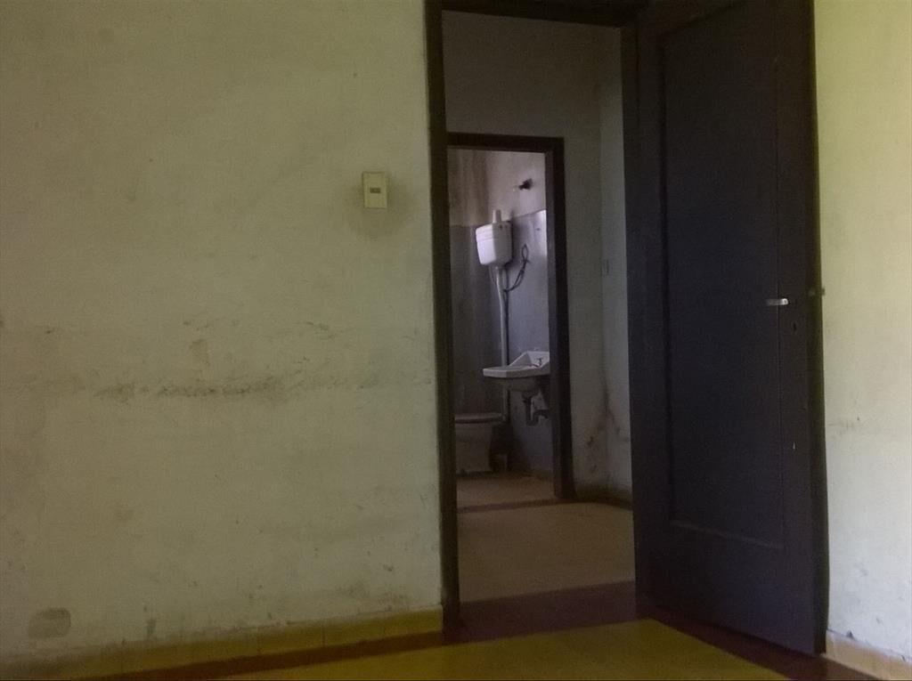 Casa y dos apartamentos, todos alquilados, ideal para renta.