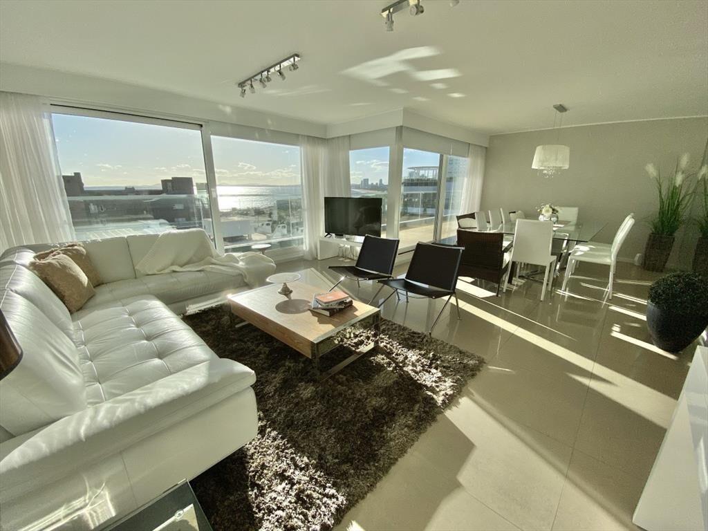VENTA DE APARTAMENTO 3 DORMITORIOS + DEPENDENCIA