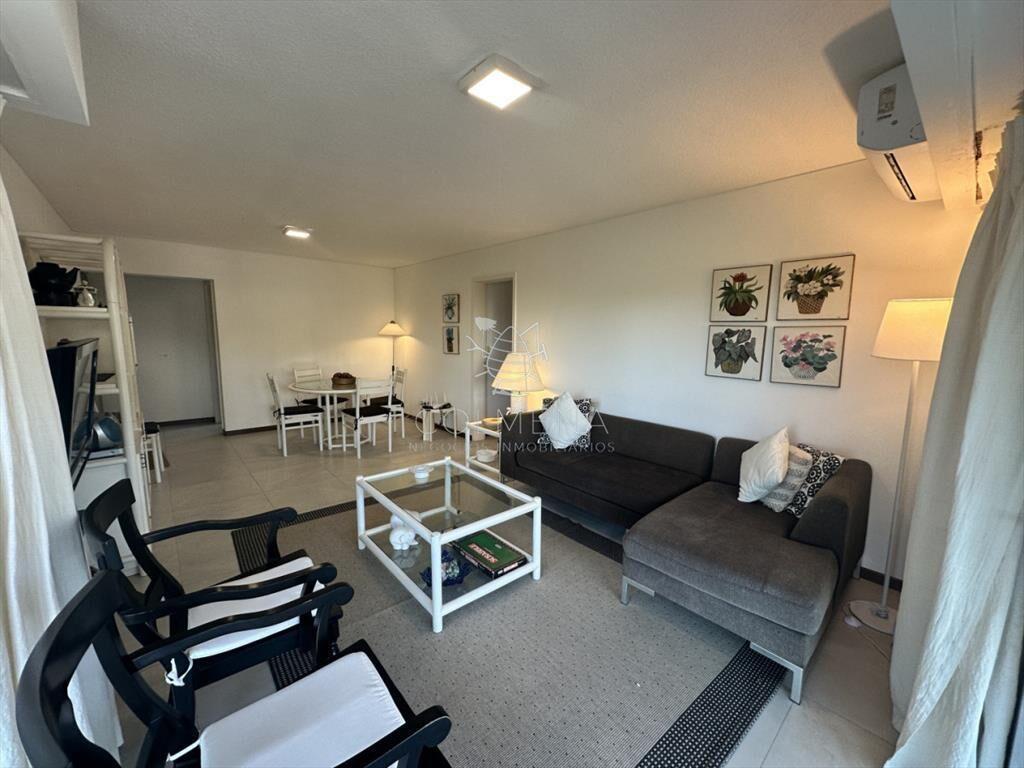 Apartamento en venta de dos dormitorios con listo