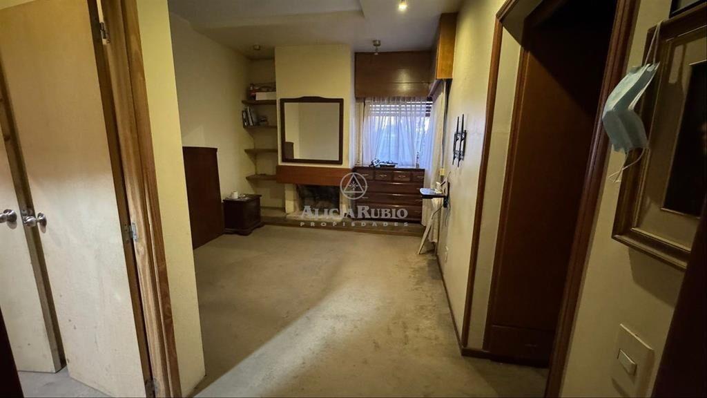 VENTA CASA DE 3 O 4 DORMITORIOS, ESCRITORIO, GARAJE DOBL...