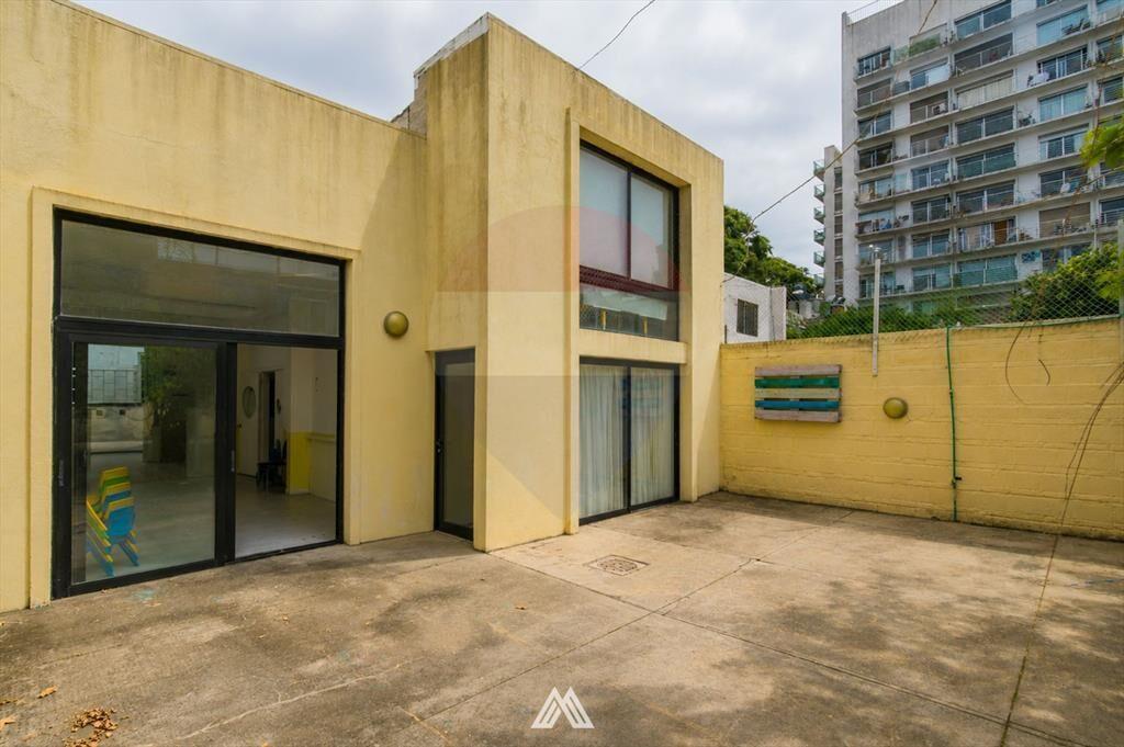 VENTA CASA PU. CON GARAJE Y FONDO, PARQUE BATLLE