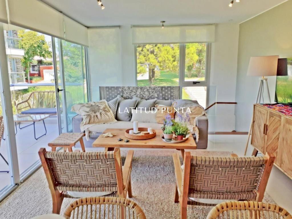 Apartamento dúplex en Rincón del Indio, 2 más