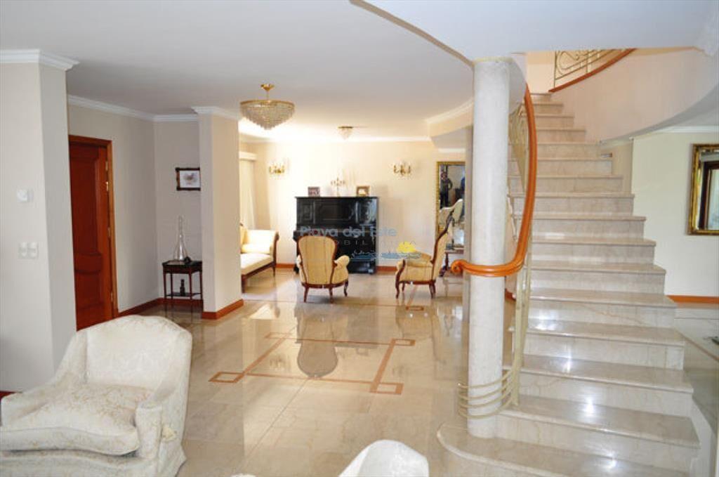 Casa en Mansa, 5 dormitorios  ABIERTO A NEGOCIOS,