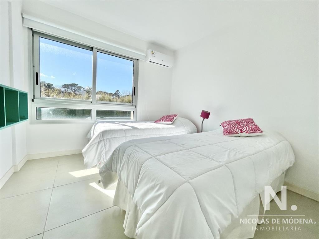 Playa Mansa Punta del Este Apartamento con Parrillero