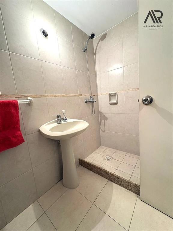 Apartamento en venta c/ cochera en Buceo