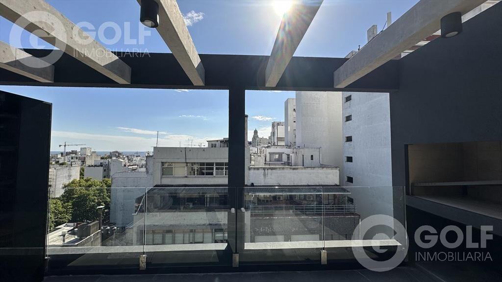 Venta de apartamento de 1 dormitorio con amplia terraza en