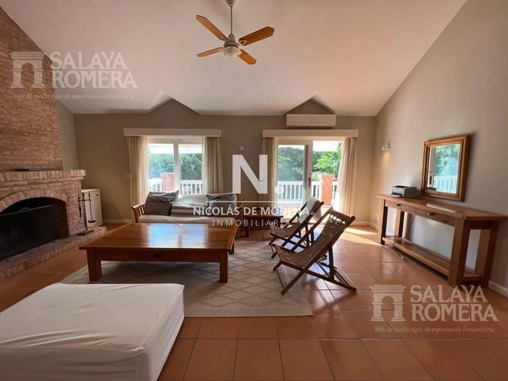 Casa divina en Playa Mansa.