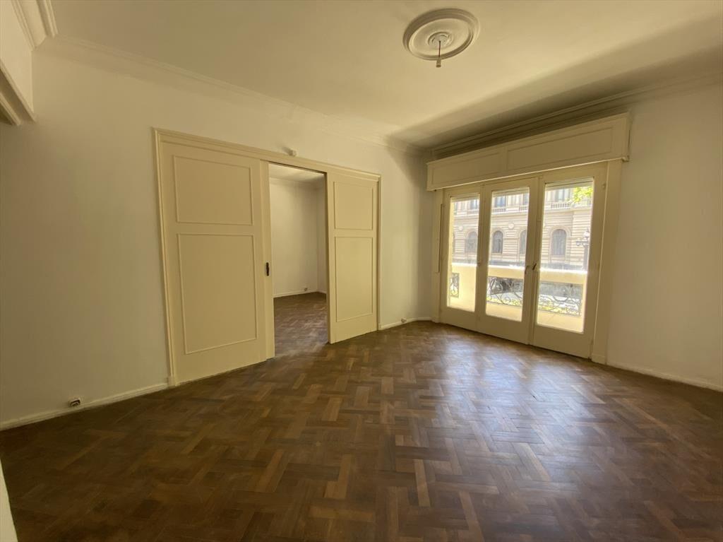 Venta apartamento de 3 dormitorios en Cordon con renta