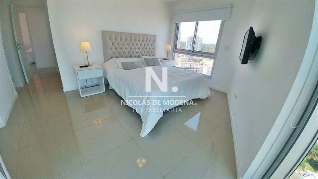Apartamento en venta 3 dormitorios en Playa