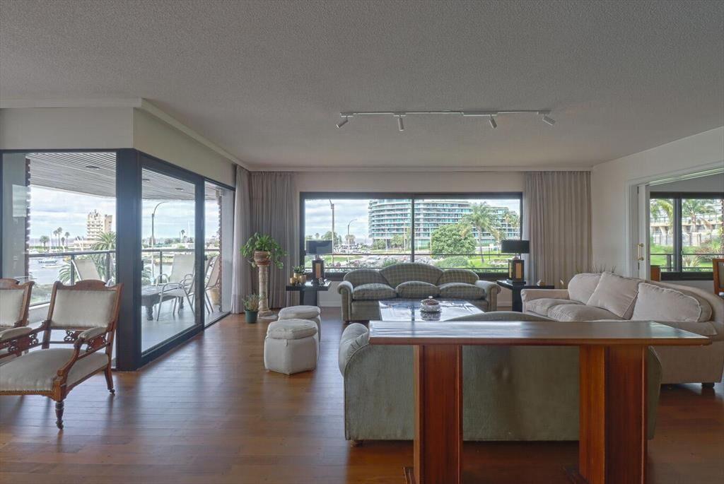 PARODI VENTA APARTAMENTO PUERTO DE BUCEO 4 DORMITORIOS REC