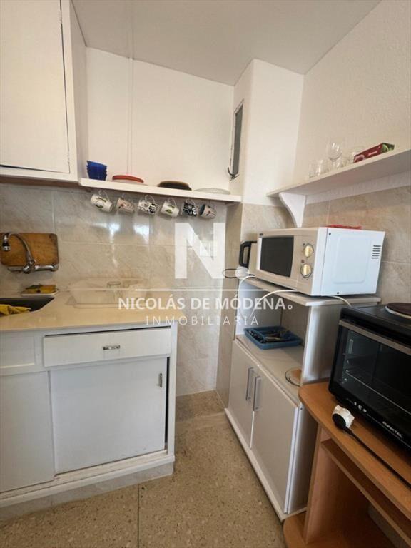 Vende apartamento de 1 dormitorio y medio en del