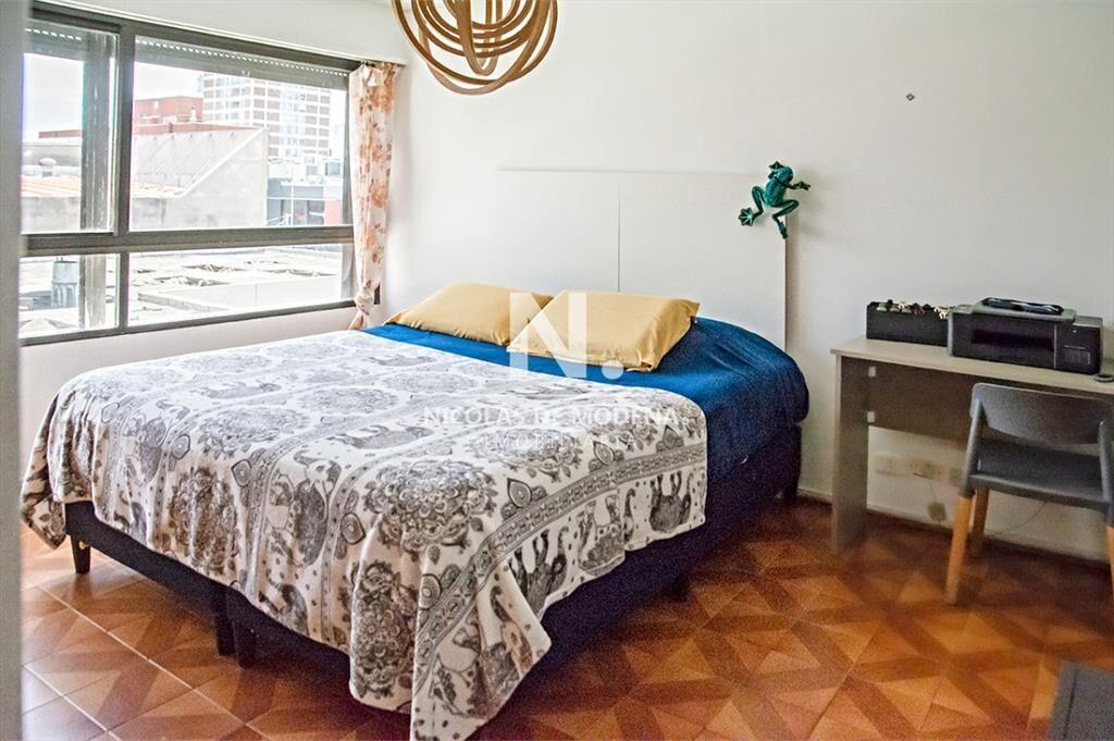 Amplio apartamento en Península, a pasos del mar de 3 dorm