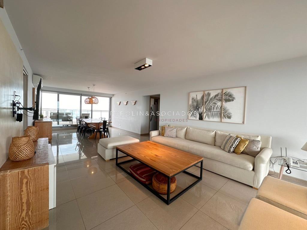 Apartamento en venta de 3 dormitorios en Edificio