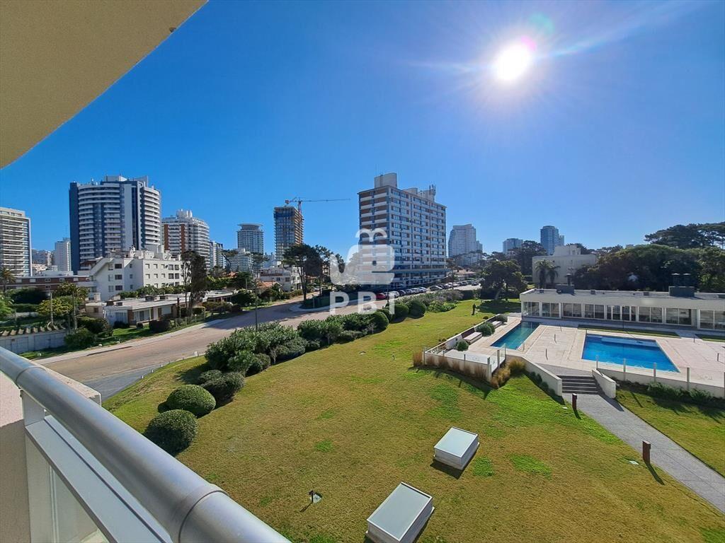 Apartamento de 2 dormitorios en Punta del Este -