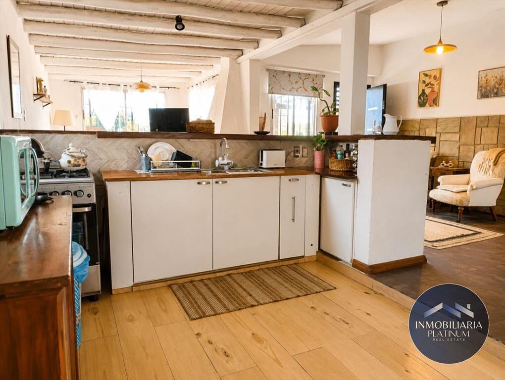 Casa en venta c/ cochera en Solymar