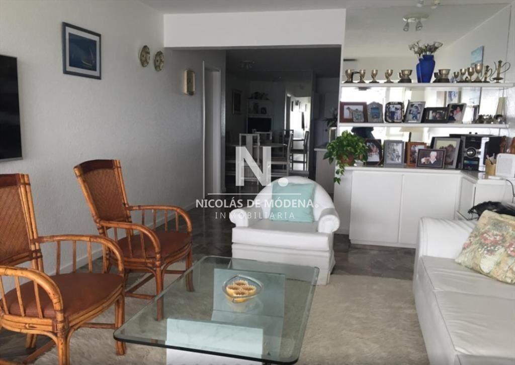 hermoso departamento en torre Malecón ,
