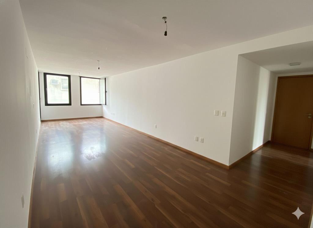 Venta apartamento 4 dormitorios en Ciudad Vieja con renta