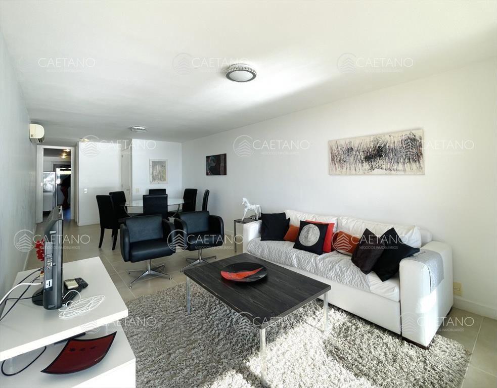 Venta apartamento 2 dormitorios. Punta Ballena,