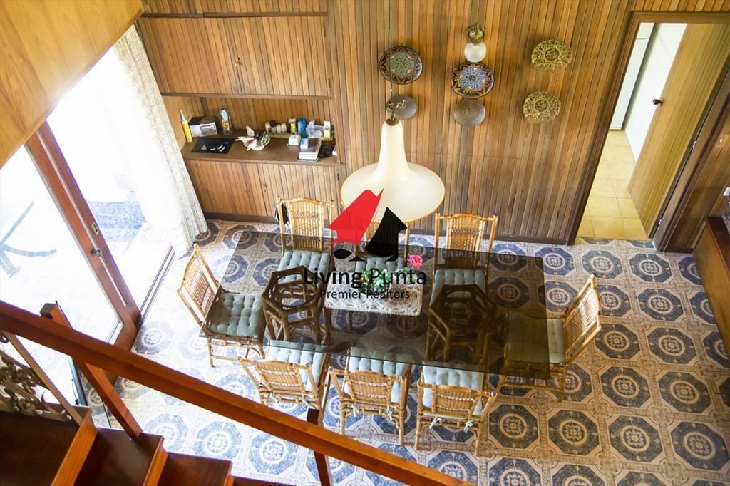 Hermosa casa en venta a pocos metros del mar.