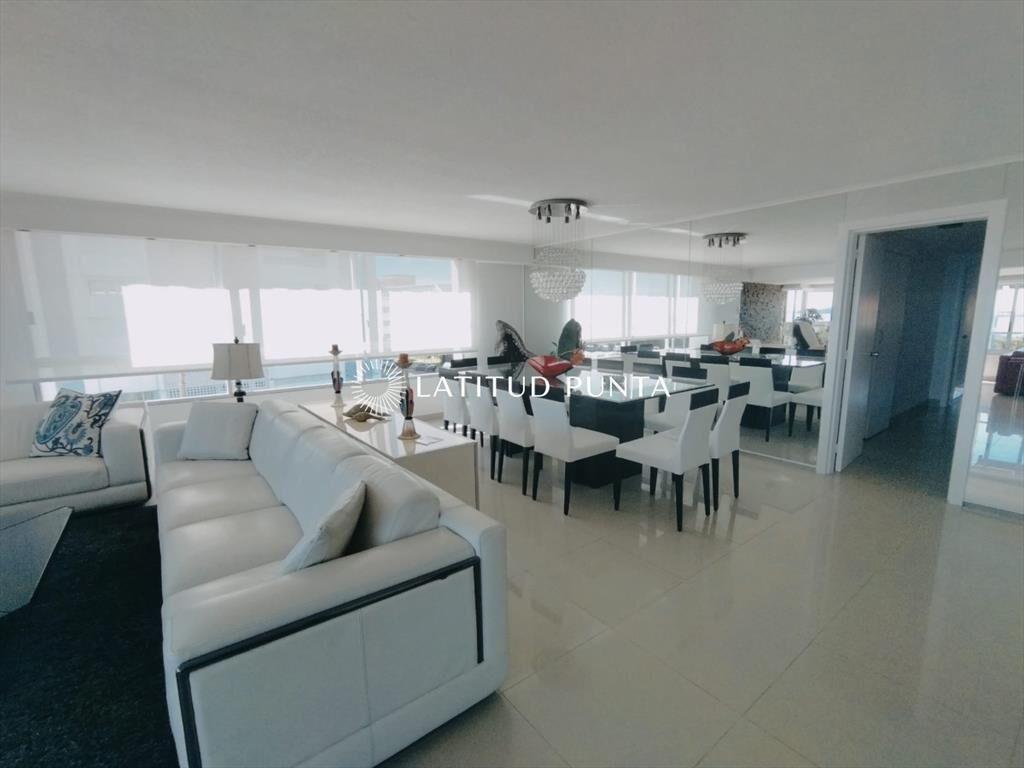 Apartamento frente al mar, 3 dormitorios más dependencia