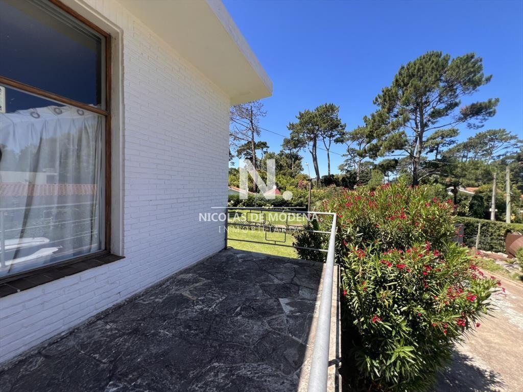 Amplia casa en Cantegril, Punta del Este. 509m2 y