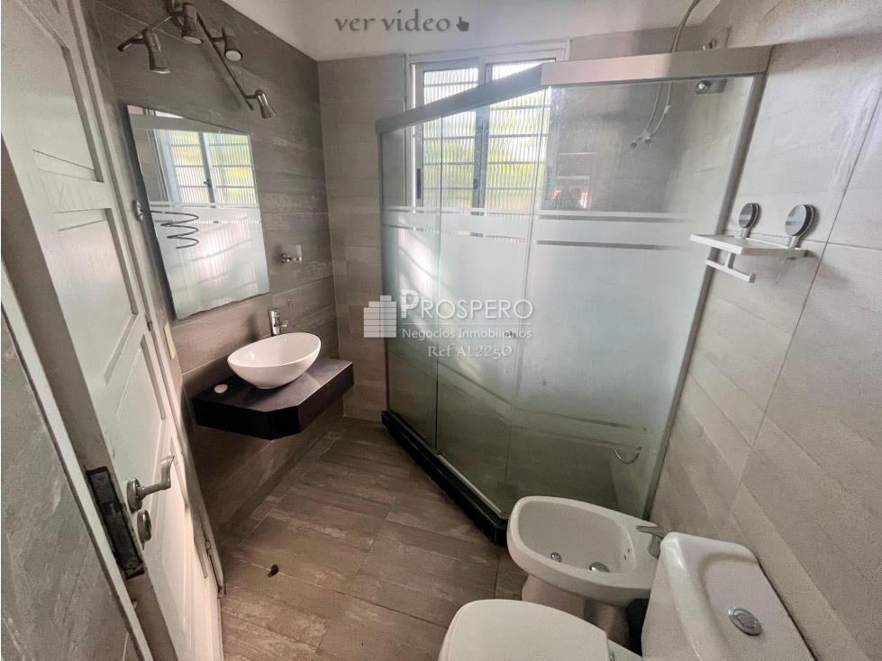 AL2250 venta casa 4 dorm Bella Vista/Parrillero