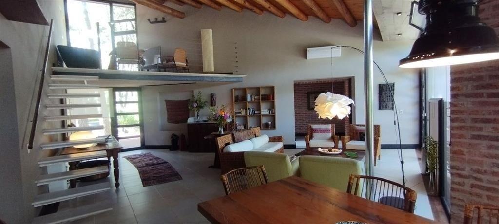 Alquiler, 4 dormitorios Laguna Blanca, AA.