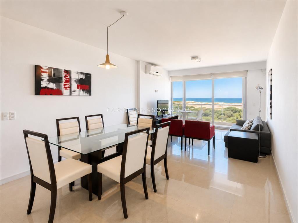 Apartamento de 3 Dormitorios en Primera Línea