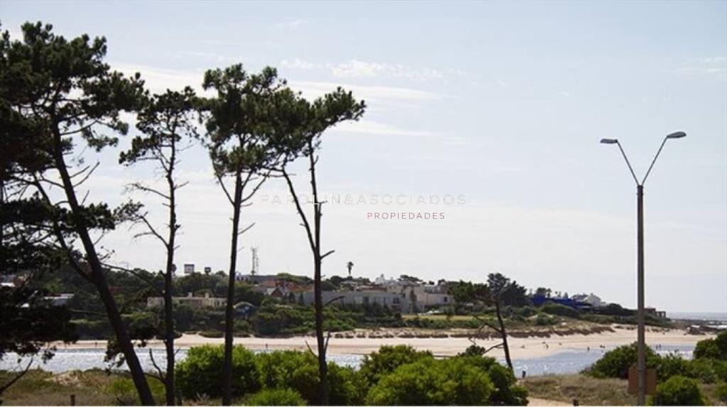 Apartamento de 2 dormitorios a la venta en del
