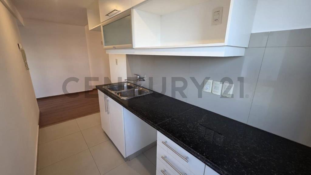 APTO en Pocitos AL FRENTE con balcon /Nuevo/Con Placards/...