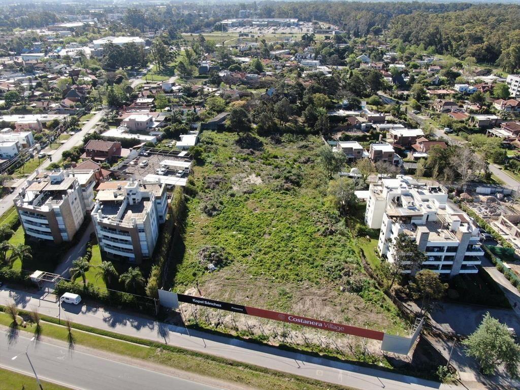 Venta Apartamento 3 Dormitorios en Barra de Carrasco