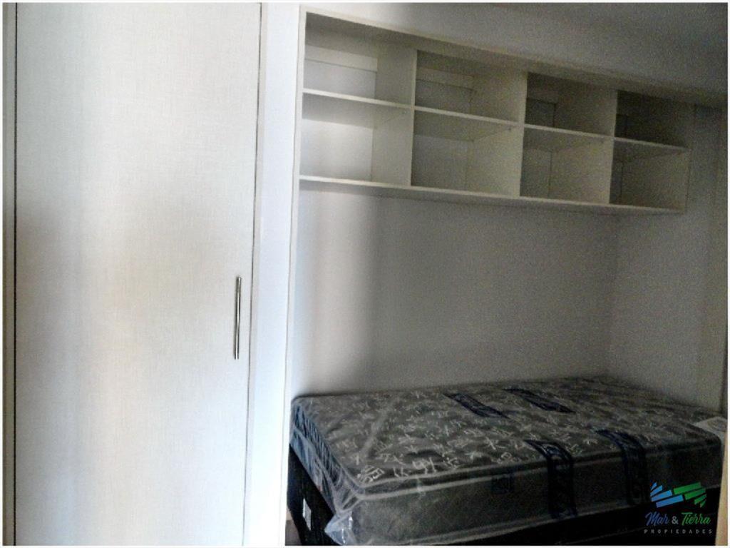Alquilo apartametno dormitorio y medio con buenos servicios