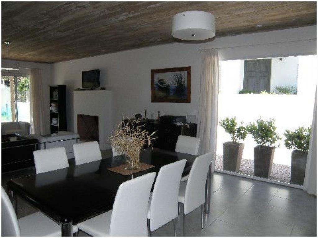 VENTA DE CASA DE 3 DORMITORIOS EN LA BARRA PUNTA DEL ESTE