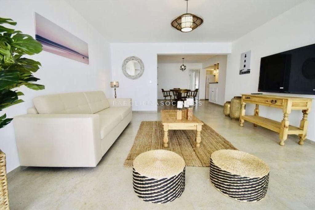 Apartamento en venta de 3 dormitorios en Malecón