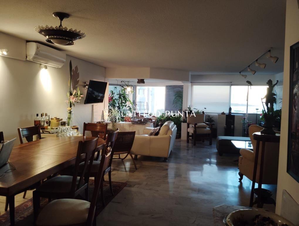 Apartamento en Roosevelt, 3 dormitorios más