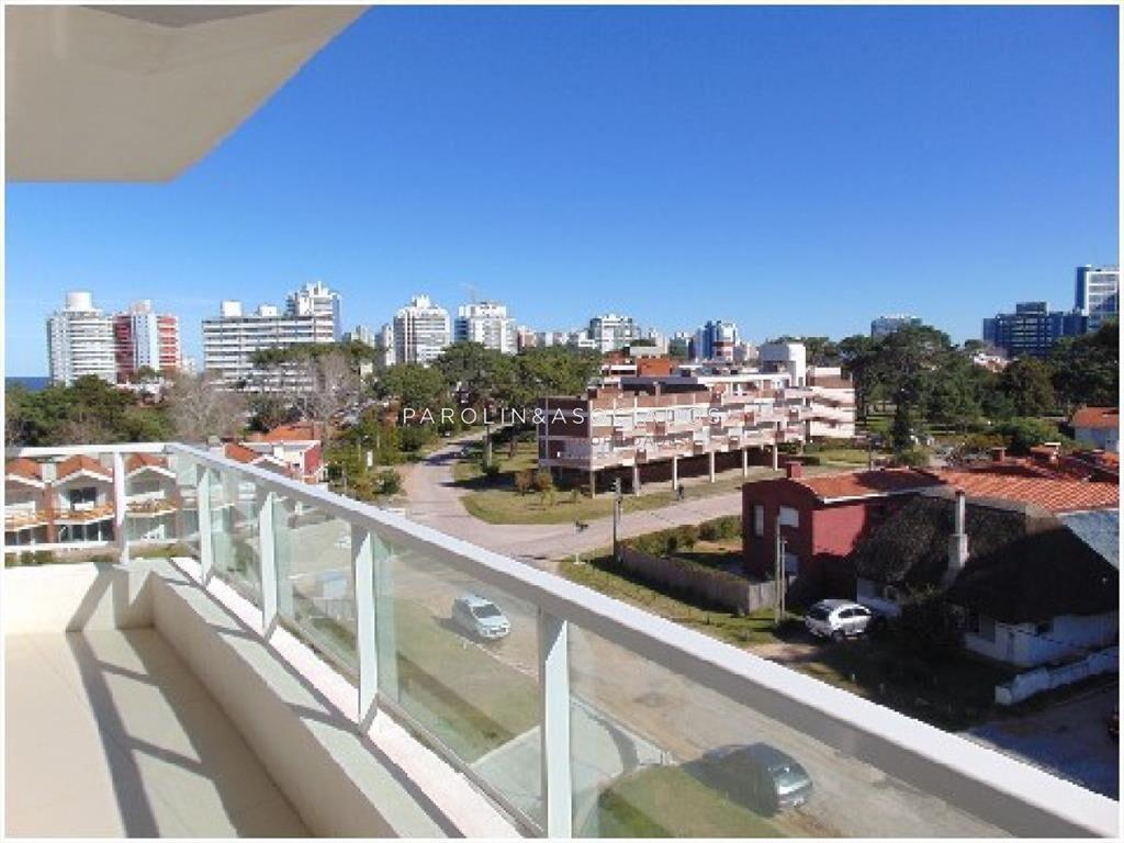 Departamento en Venta de 2 Dormitorios en Punta