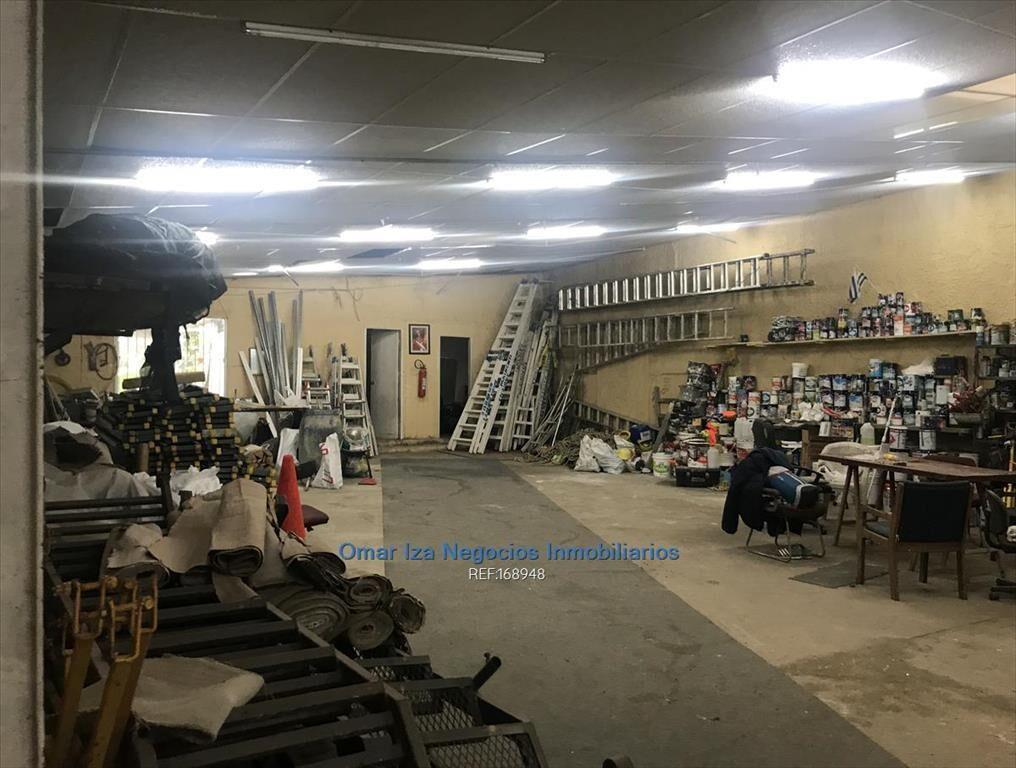 Venta local industrial malvin norte sobre Gallinal galpon