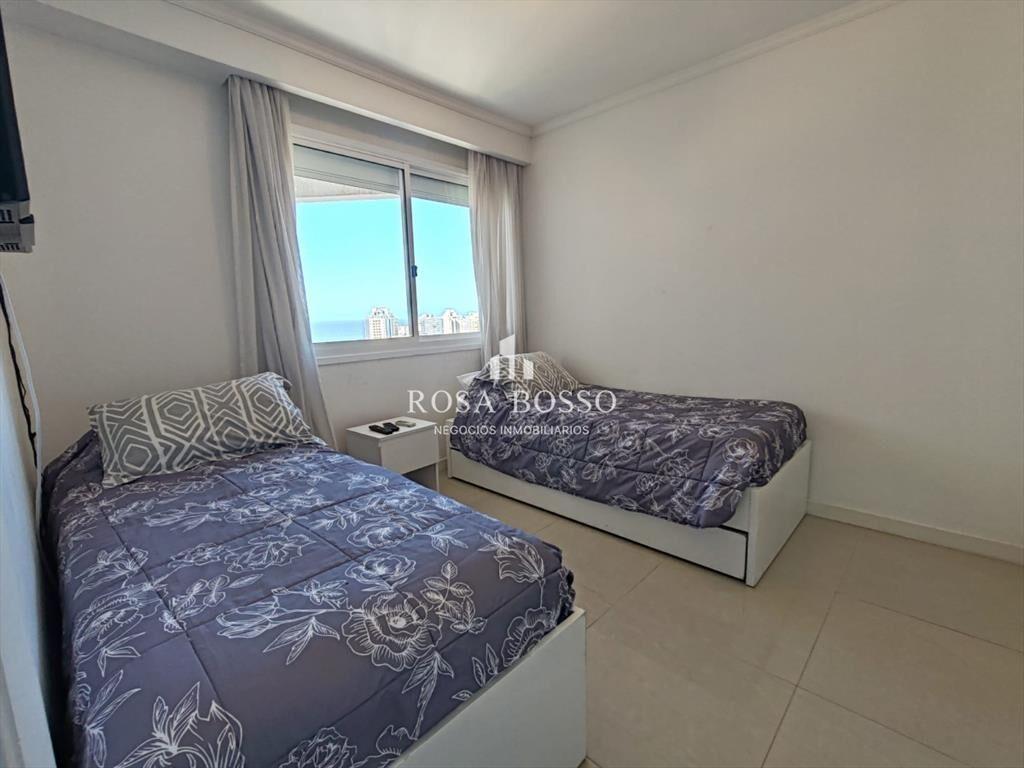 En venta apartamento 2 dormitorios en Playa Mansa