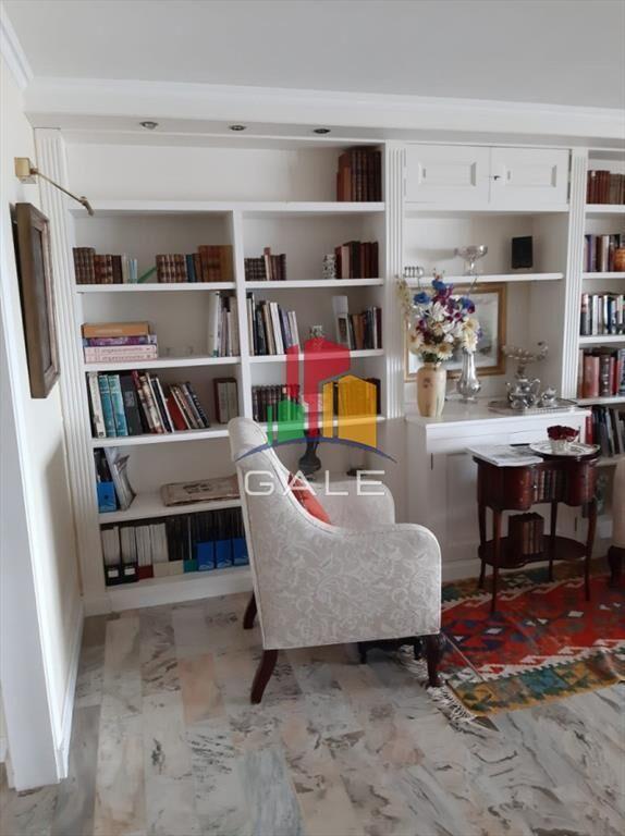 Impresionante Apartamento En Edificio Tradicional