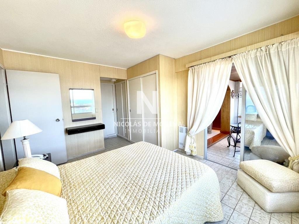 En venta departamento en Peninsula Punta del Este