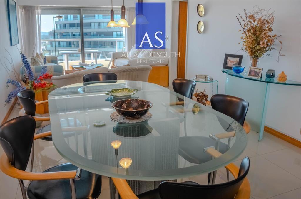 Apartamento de 2 dormitorios con vista al mar del