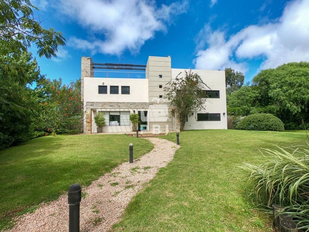 Casa 5 DORMITORIOS en Solana, Punta Ballena - Ref