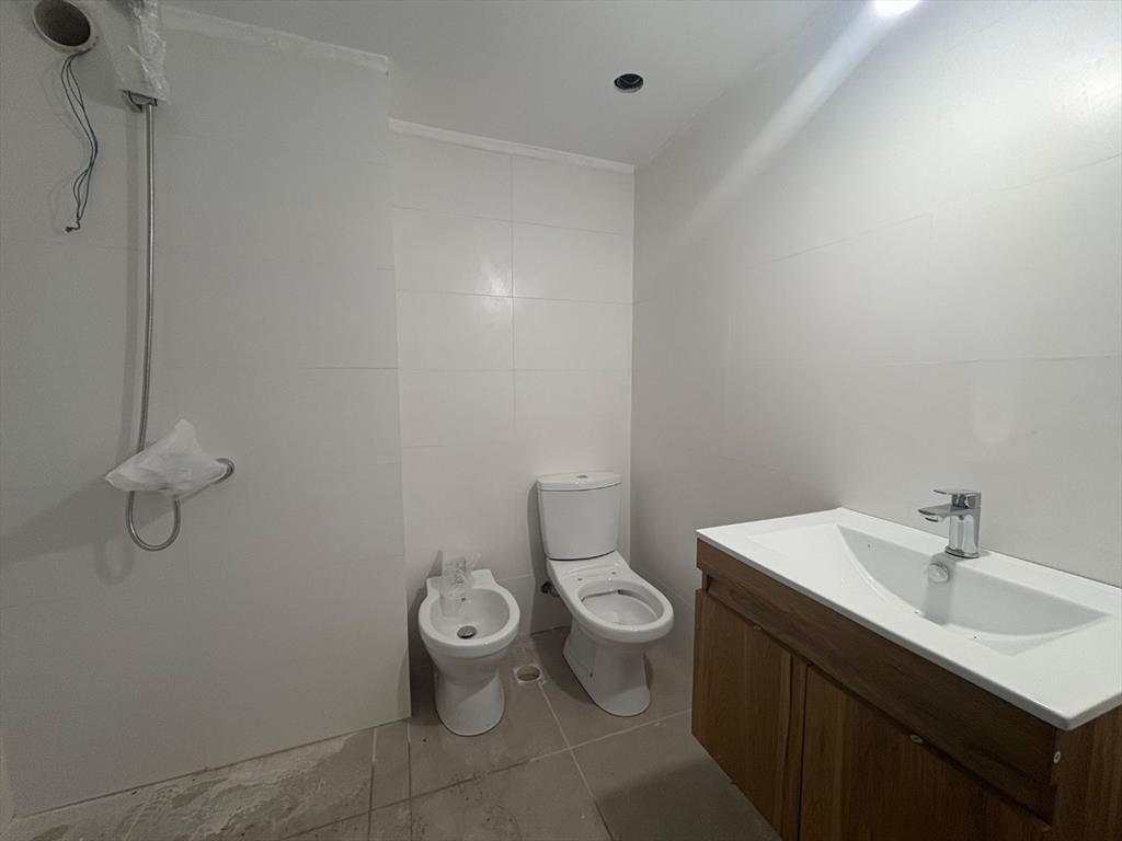 Venta Monoambiente con balcón y terraza set 26