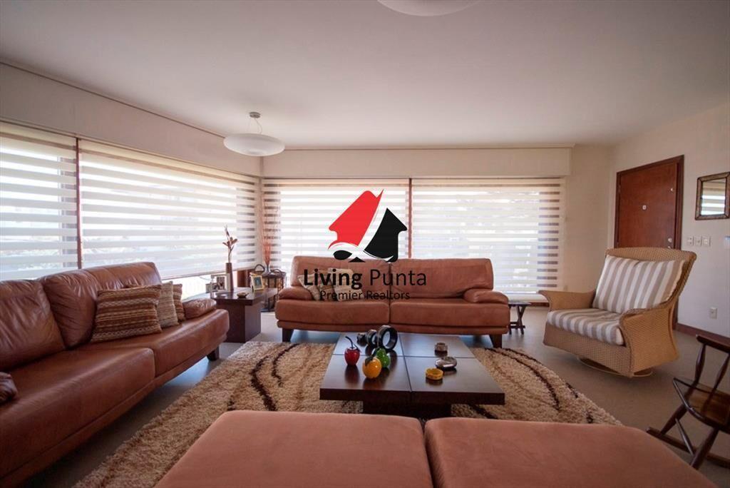 Casa en Punta del Este, playa mansa, 4 , piscina
