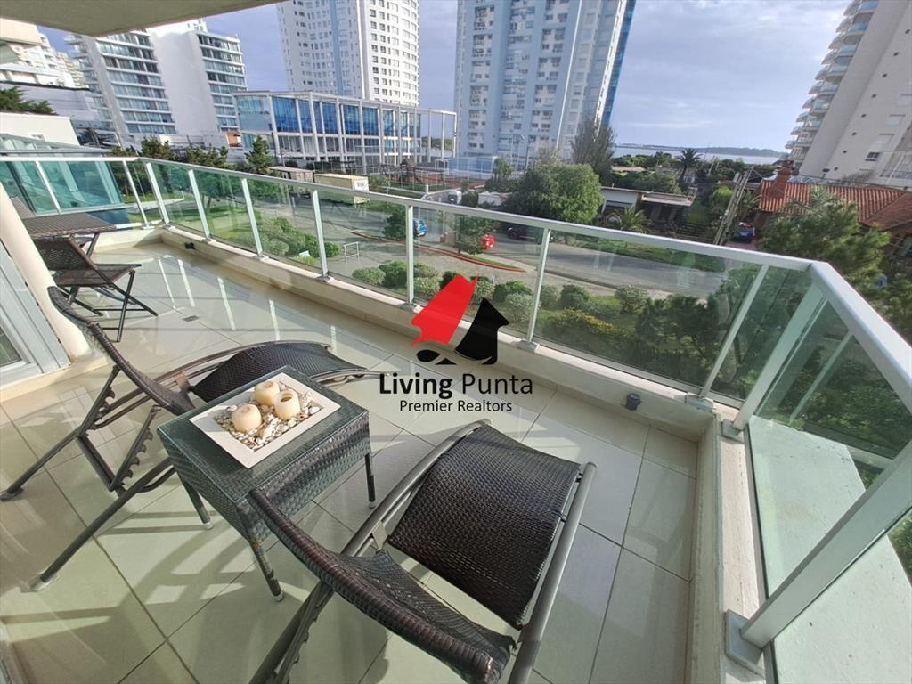 Apartamento en Playa Mansa a la venta 3 con vista