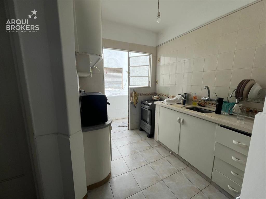 Apartamento de dos dormitorios en venta con renta en Tres C